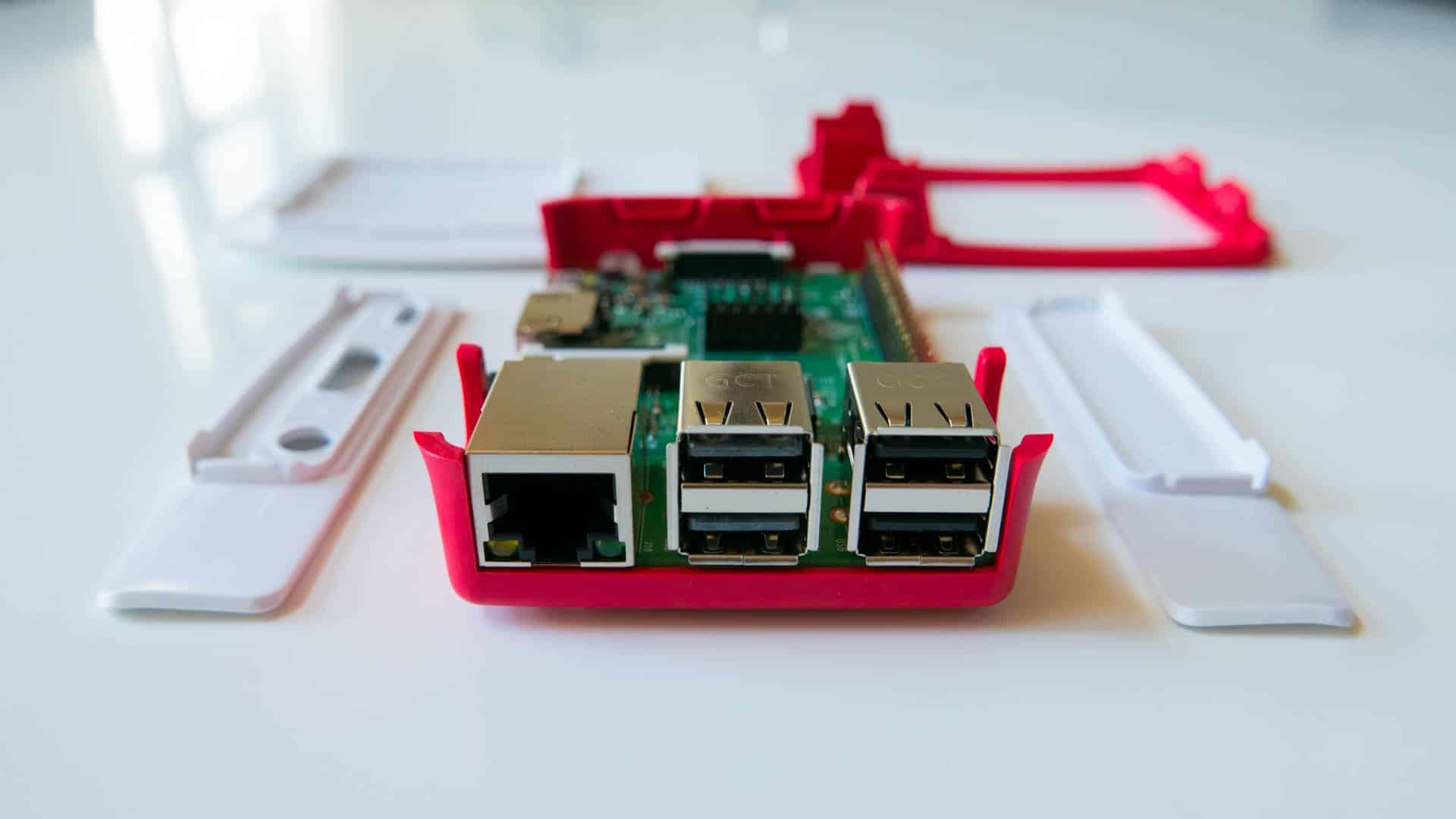 Raspberry Pi zusammenbauen und anschließen