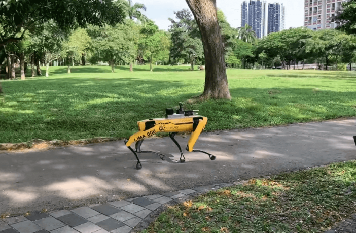 Roboterhund in Singapur