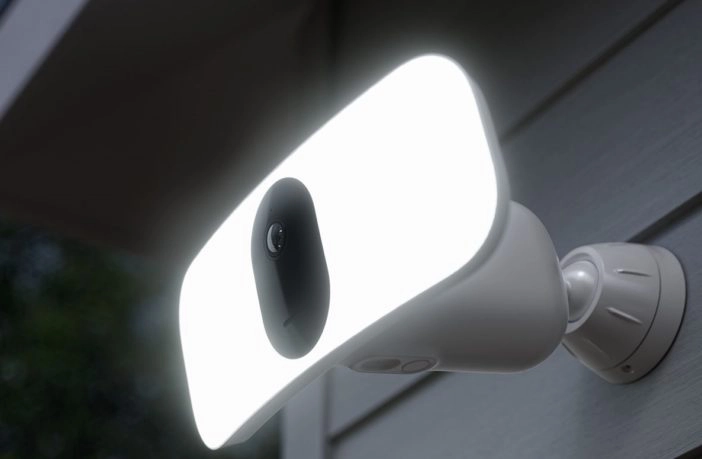 Arlo Pro 3 Flutlicht-Kamera