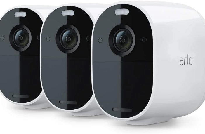 Arlo Essential Spotlight Kamera