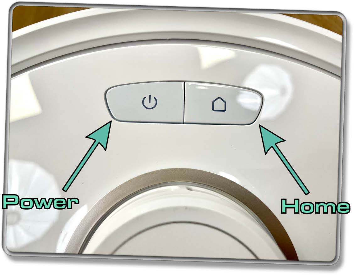 Über diese Bedienelemente kann man den Roborock Q Revo MaxV manuell steuern