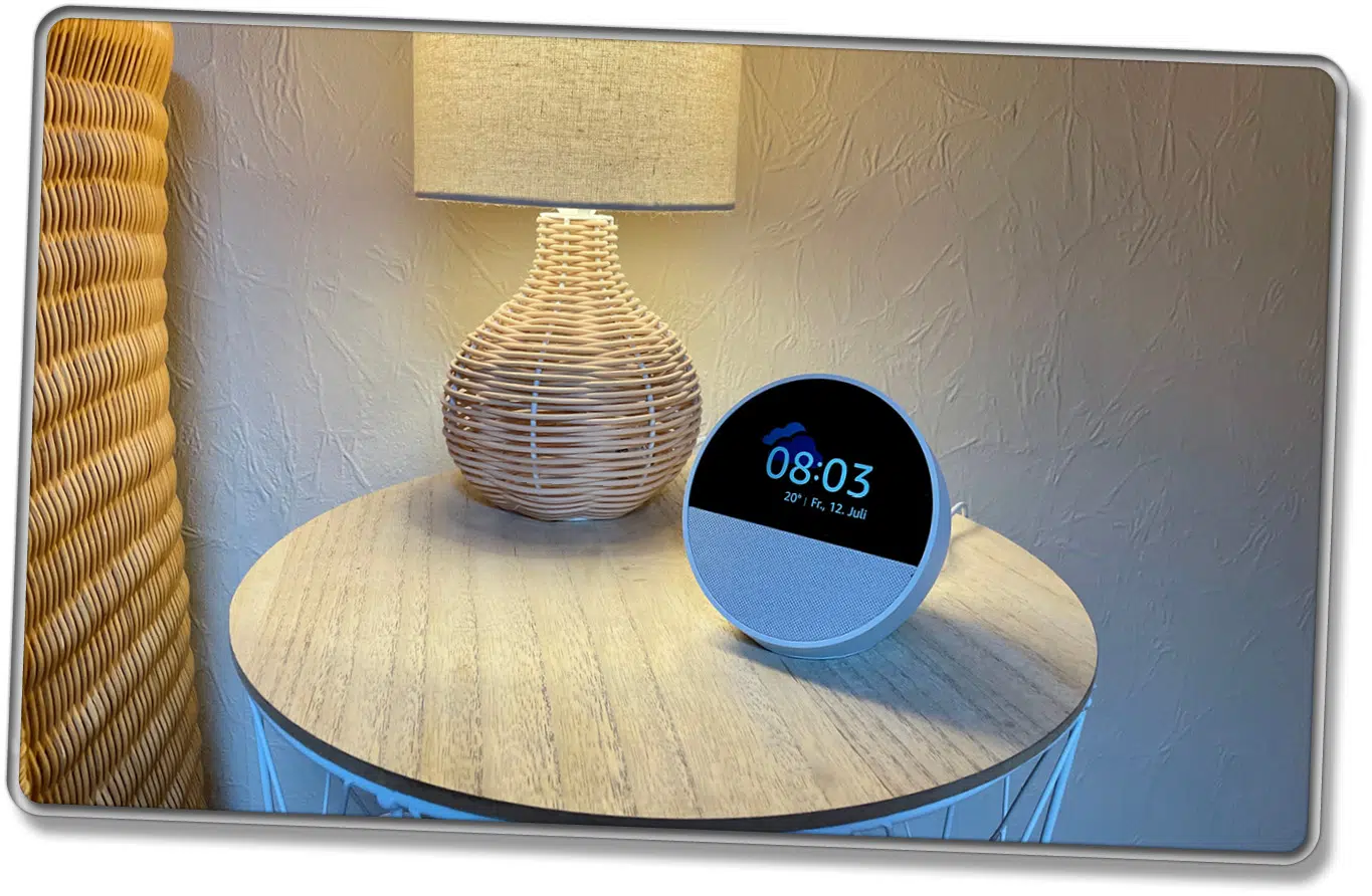 Der kleine Radiowecker Amazon Echo Spot überzeugt, es fehlt ihm aber noch an Funktionen für diesen Preis