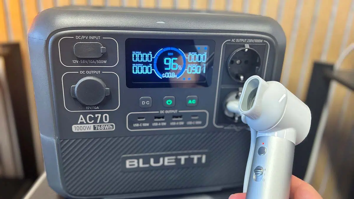 BLUETTI AC70