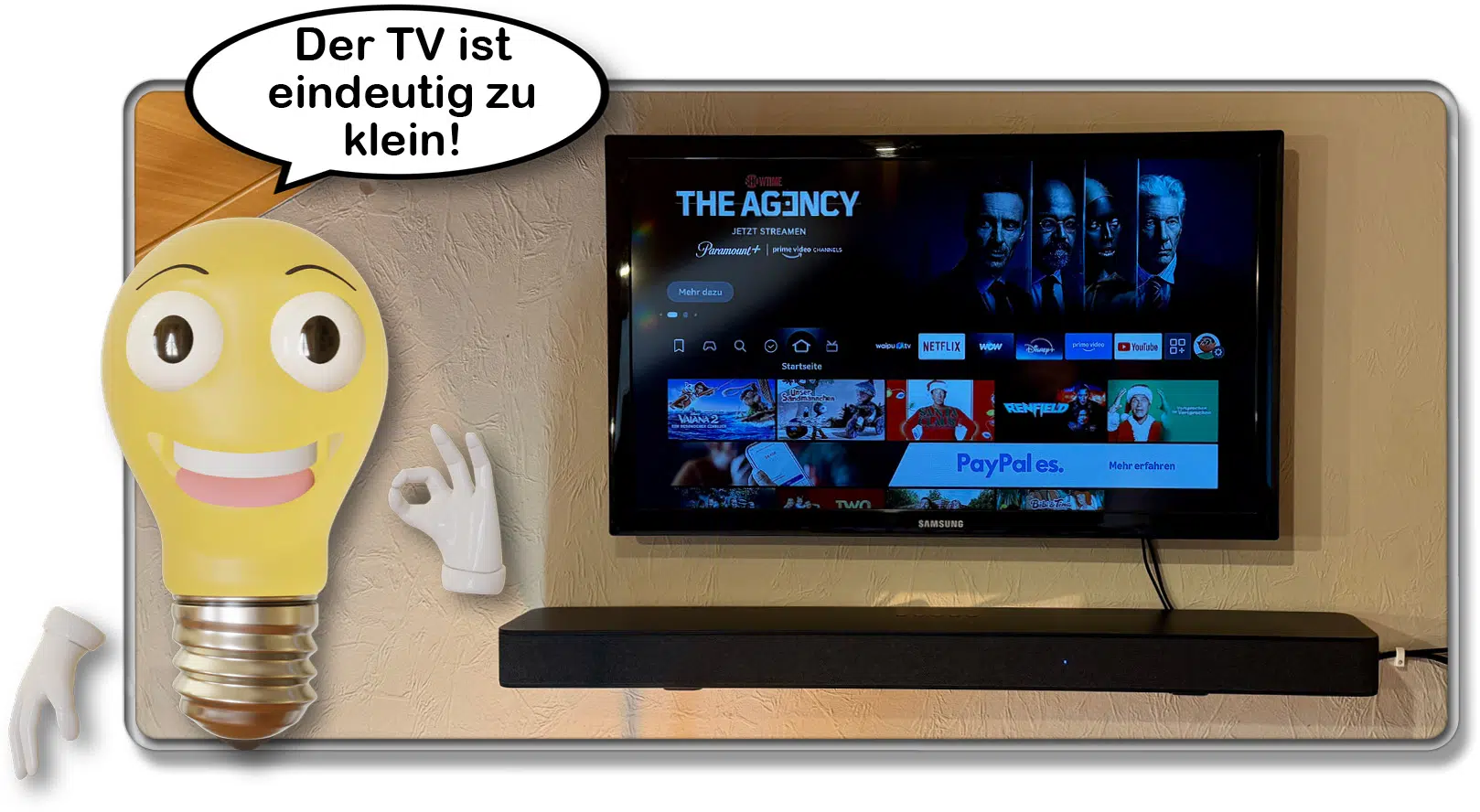 Unter meinem kleineren Fernseher sieht die Amazon Fire TV Soundbar Plus noch mächtiger aus